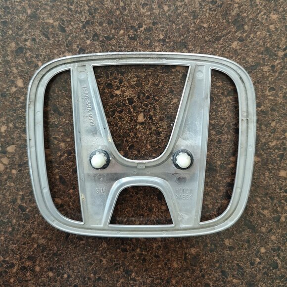 HONDA Trunk Rear Emblem Civic Sedan 2006-2001 75701-SNA-003 - Picture 2 of 2